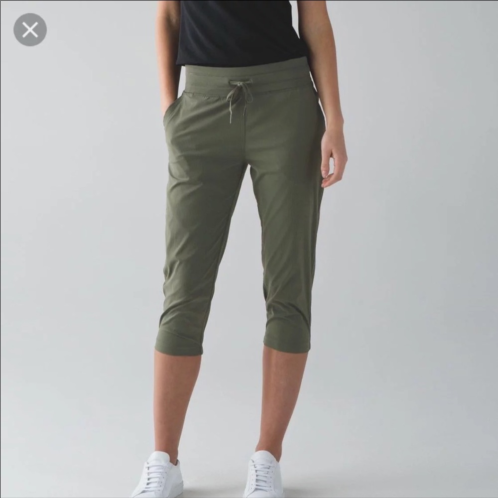 Authentic Lululemon Dance Studio Crops II